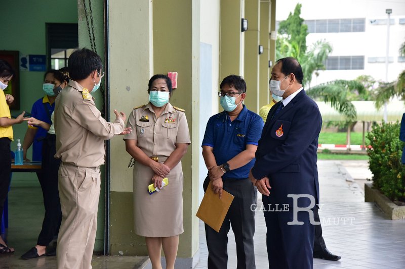 20210426-Governor inspects field hospitals-081.JPG